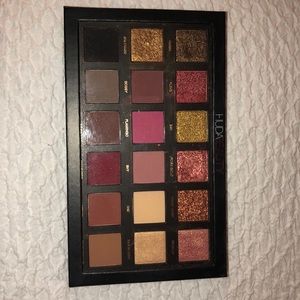 HUDABEAUTY rose gold edition (original)
